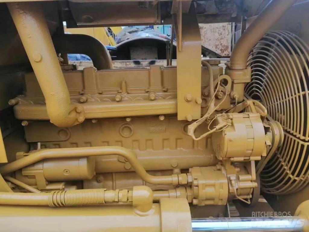 CAT D 4 C 履带式推土机