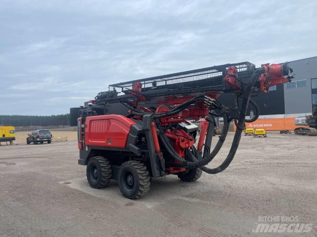 Sandvik DC300Ri 钻孔机