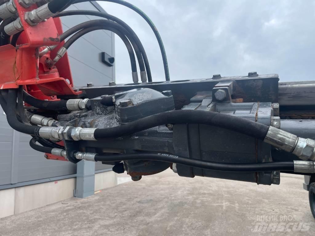 Sandvik DC300Ri 钻孔机