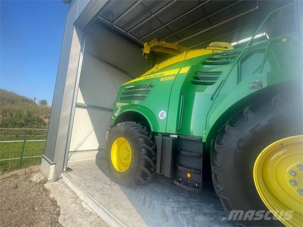 John Deere 8200i 自走式青贮饲料收割机