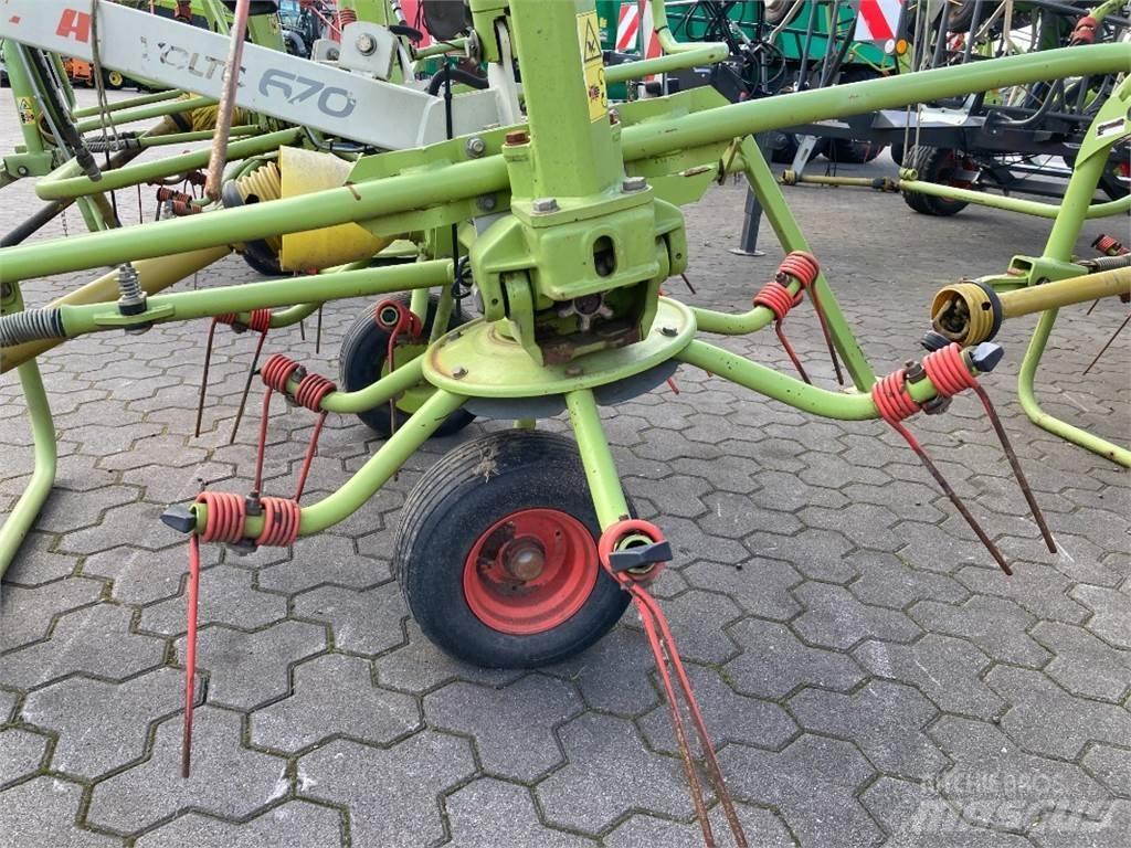 CLAAS Volto 670 犁耙和摊草机