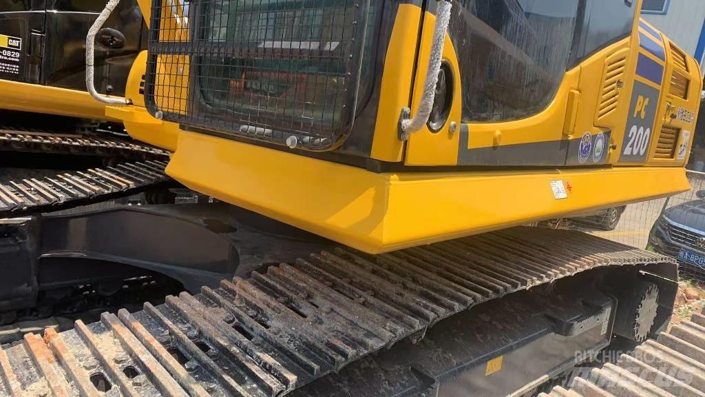 Komatsu PC 200 履带挖掘机