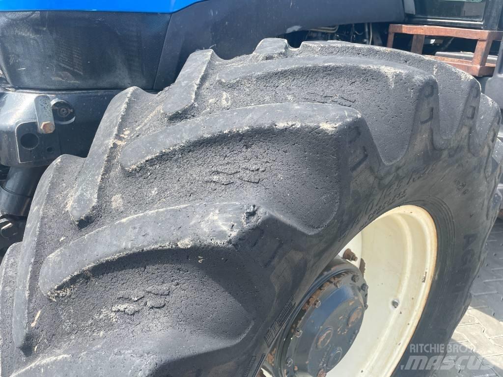 New Holland T 6080 拖拉机/农用车