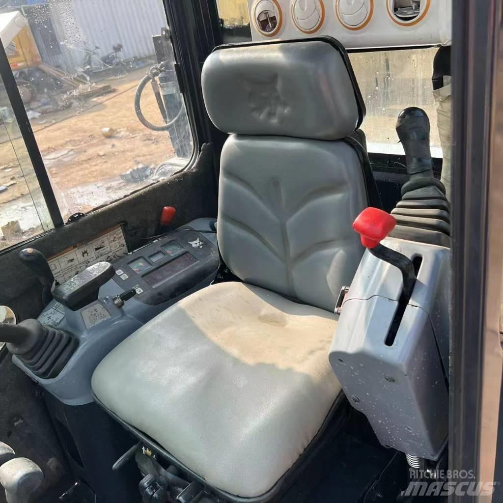Bobcat 331 小型挖掘机