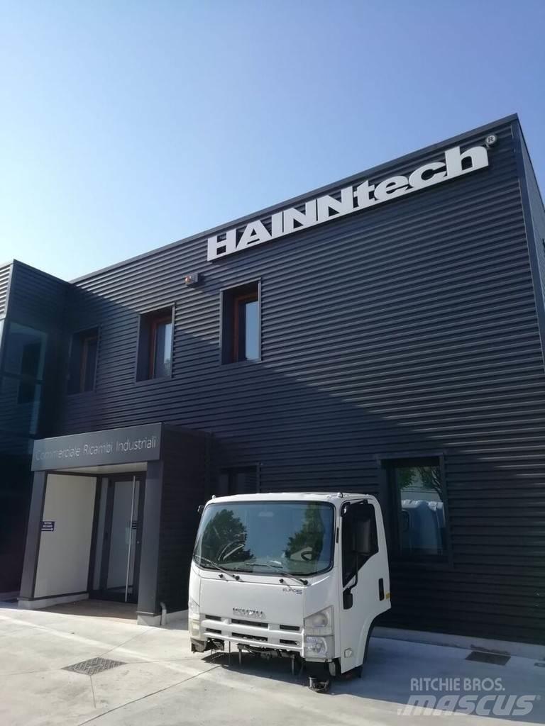 Isuzu NPR 85 "M - P - Q" 驾驶室与内部