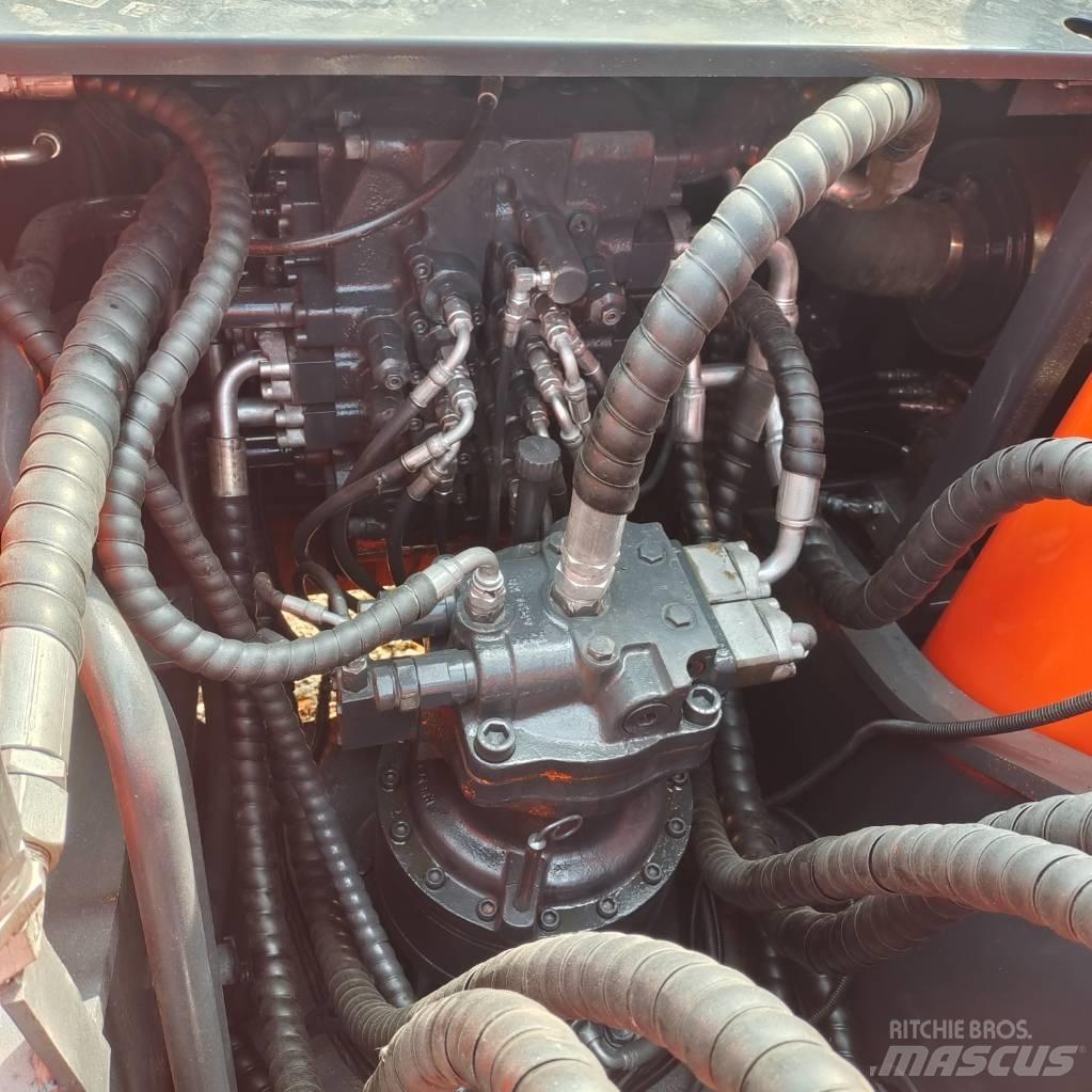 Doosan DX225LC-9C 履带挖掘机