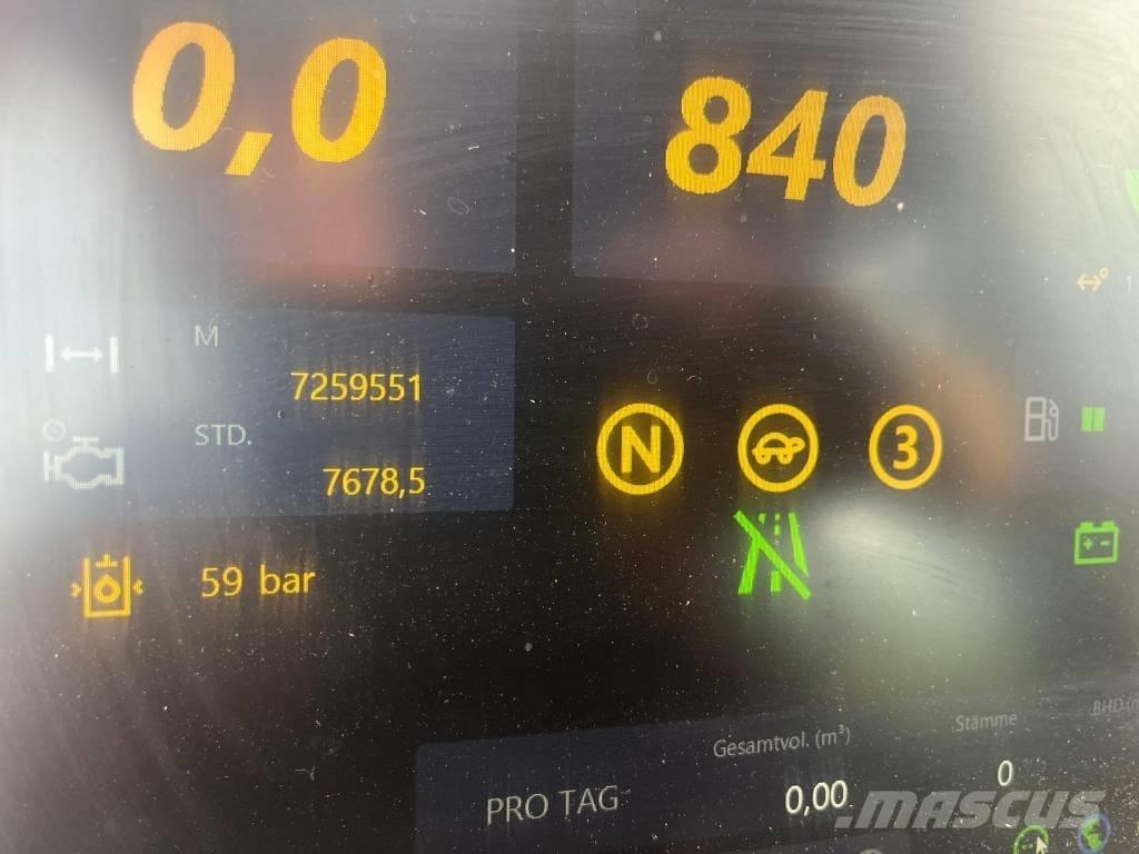 Komatsu 931 XC 收割机