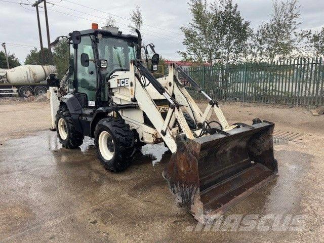 JCB 3CX Compact 反铲装载机