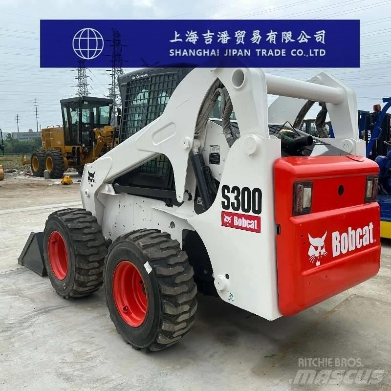 Bobcat S 300 滑移装载机