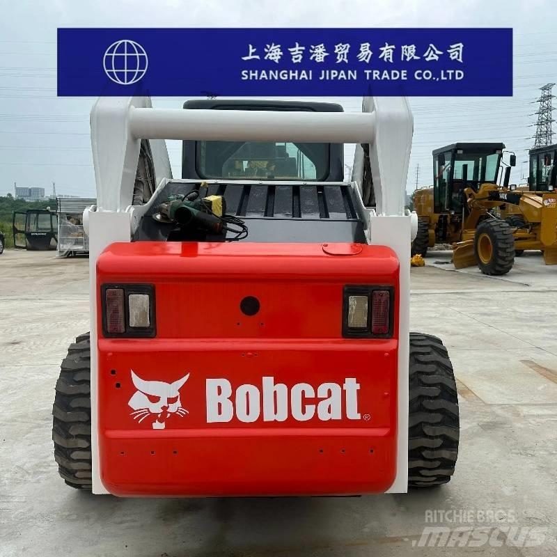 Bobcat S 300 滑移装载机