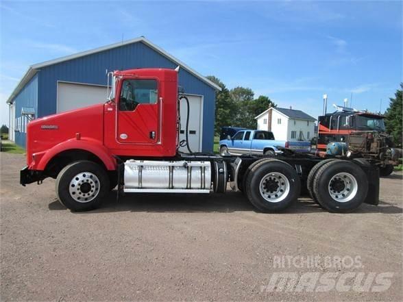 Kenworth T800 牵引车