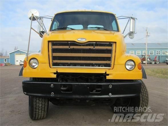 Sterling L7500 平板车