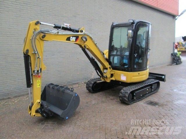 CAT 303.5 小型挖掘机