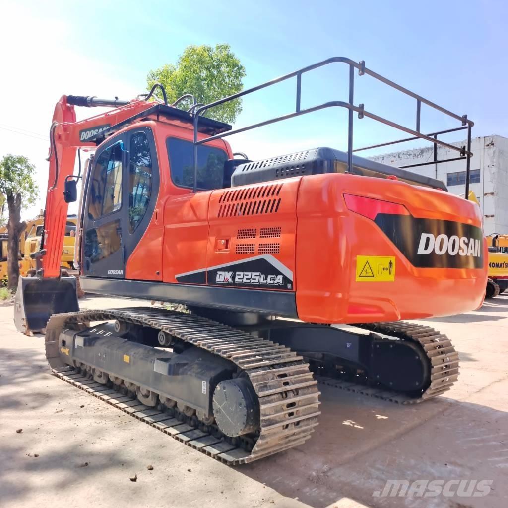 Doosan DX 225 LCA 履带挖掘机