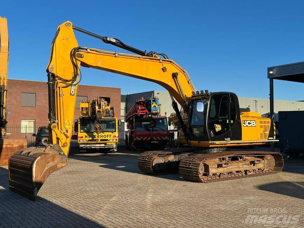 JCB JS 220 LC 履带挖掘机