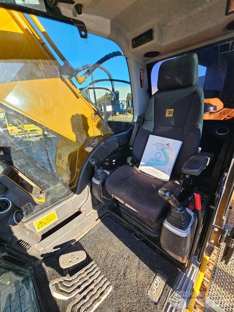 JCB JS 220 LC 履带挖掘机