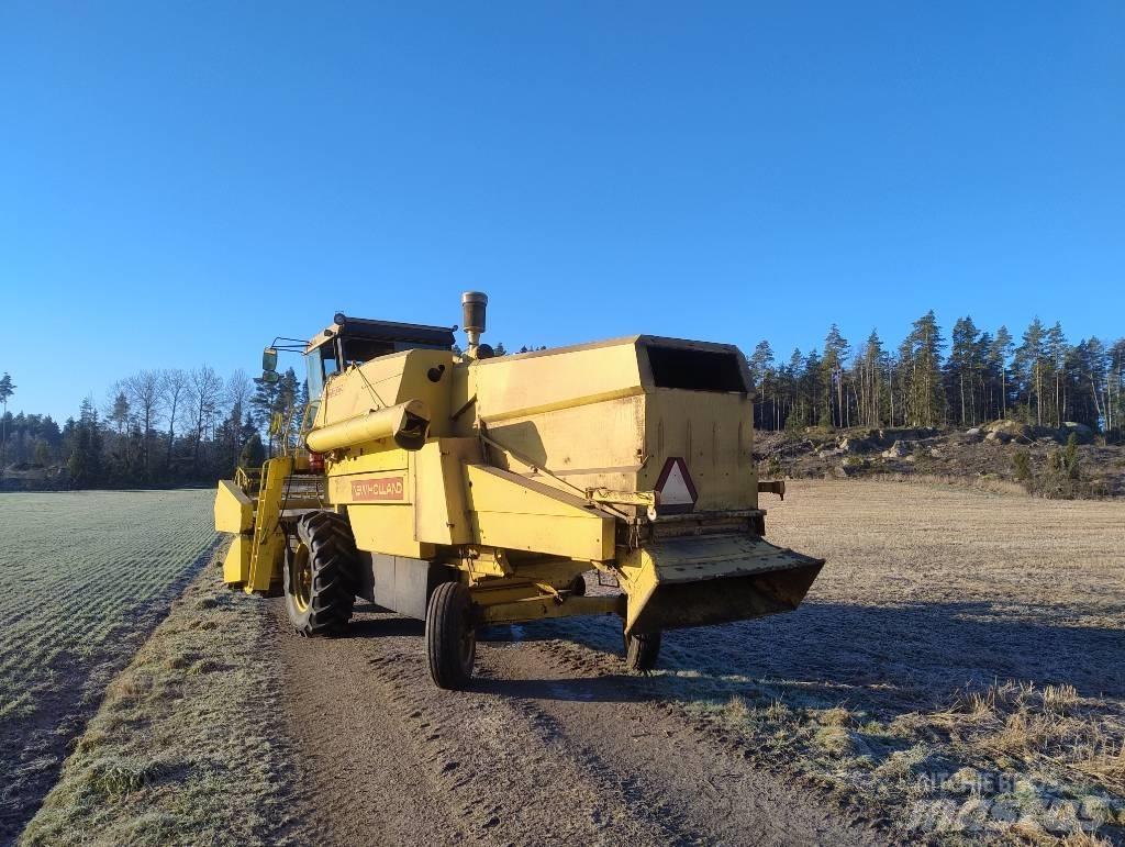 New Holland 8030 联合收割机
