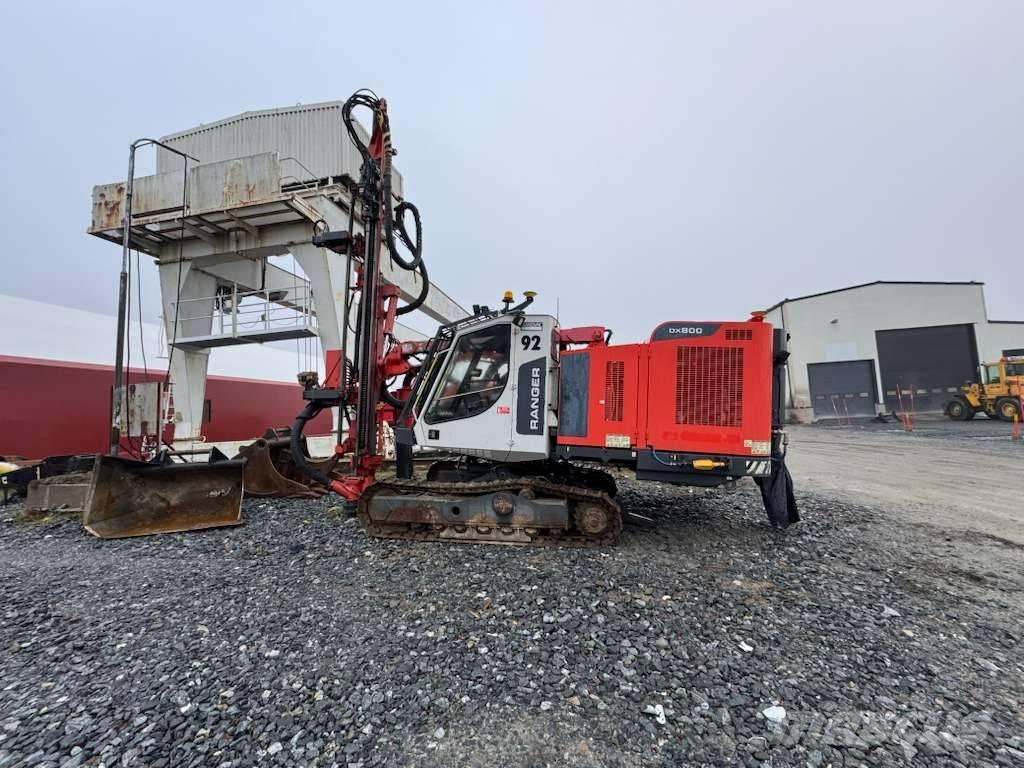 Sandvik DX800 钻孔机