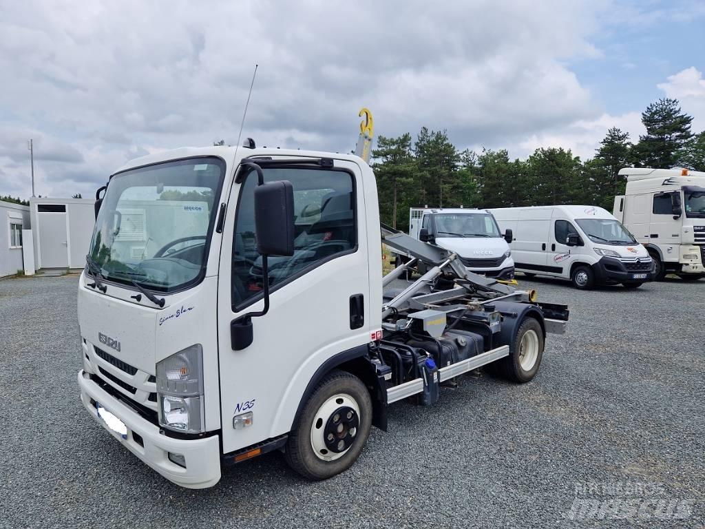 Isuzu N-Series 大型面包车