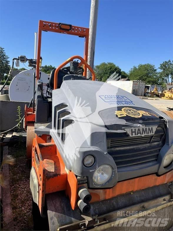 Hamm HD12VV 单轮压路机