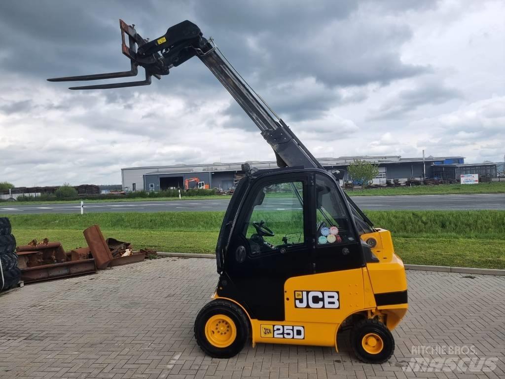 JCB TLT 25 D 伸缩臂叉装车|叉装车