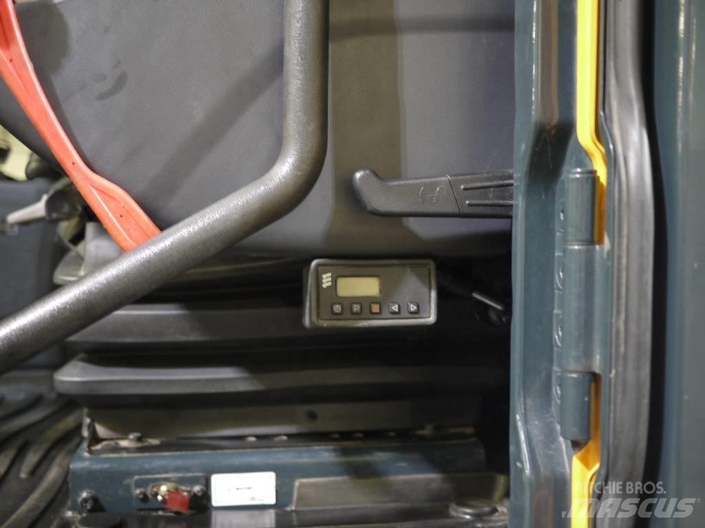 Hyundai HW 140 轮式挖掘机