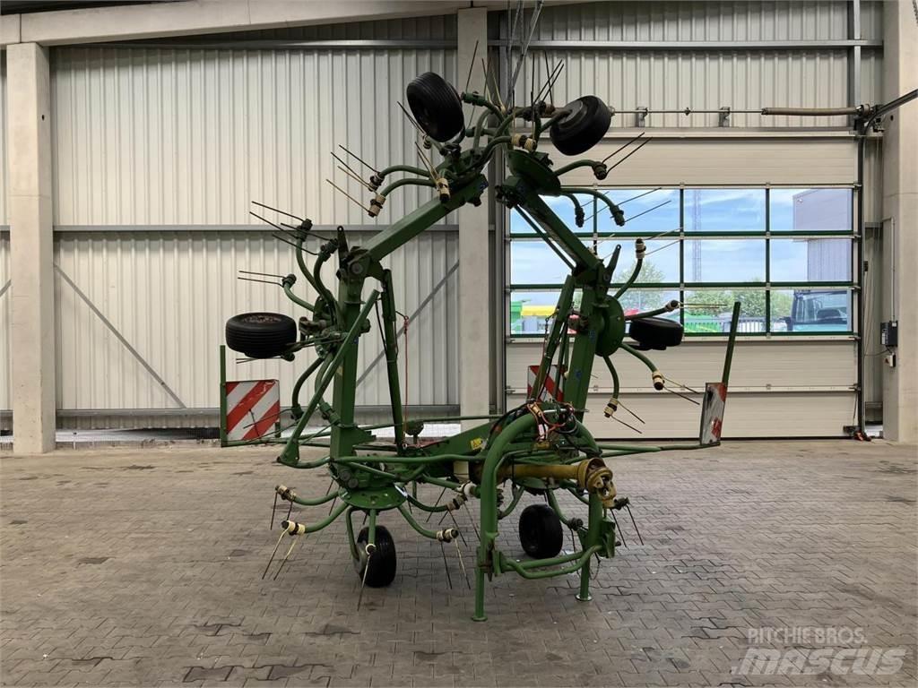 Krone KW 7.70/6x7 犁耙和摊草机