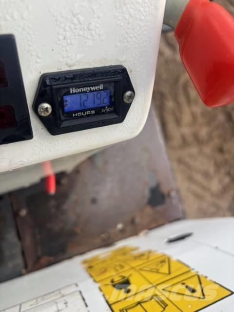 Bobcat E 10 小型挖掘机