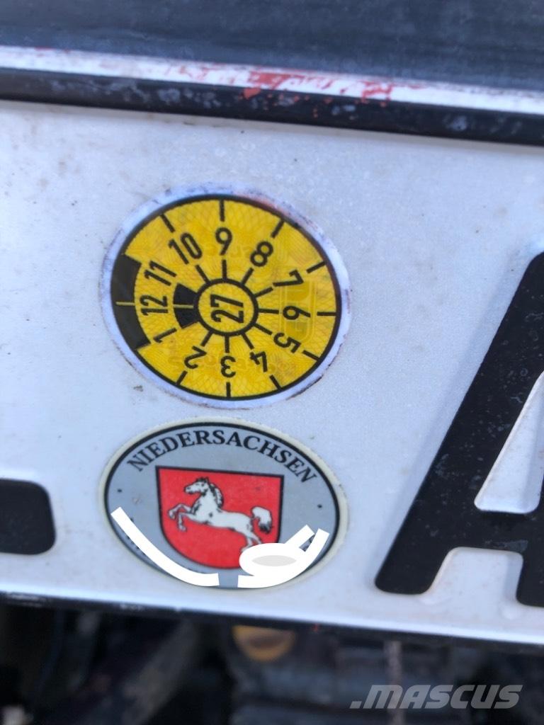 Shibaura ST 330 HST 小型拖拉机