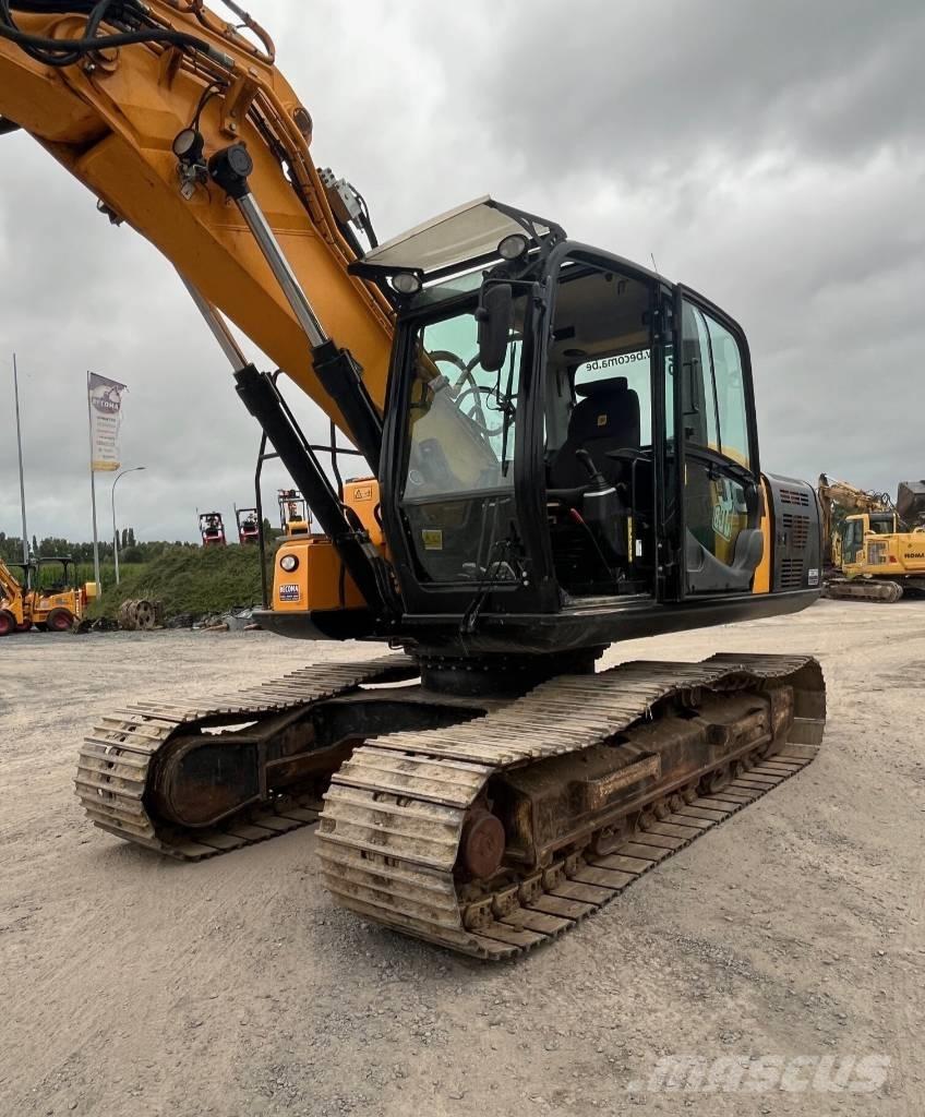 JCB JS 220 履带挖掘机