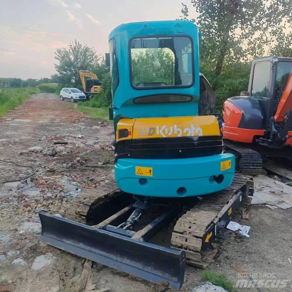 Kubota KX 135 履带挖掘机