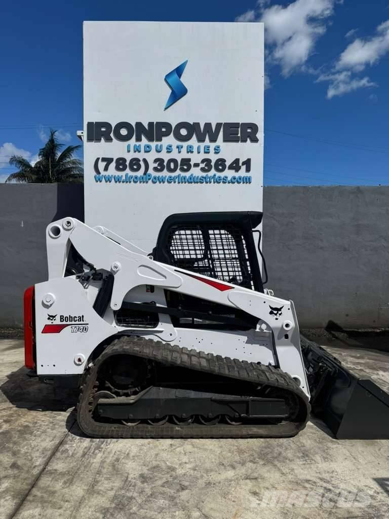 Bobcat T 740 滑移装载机