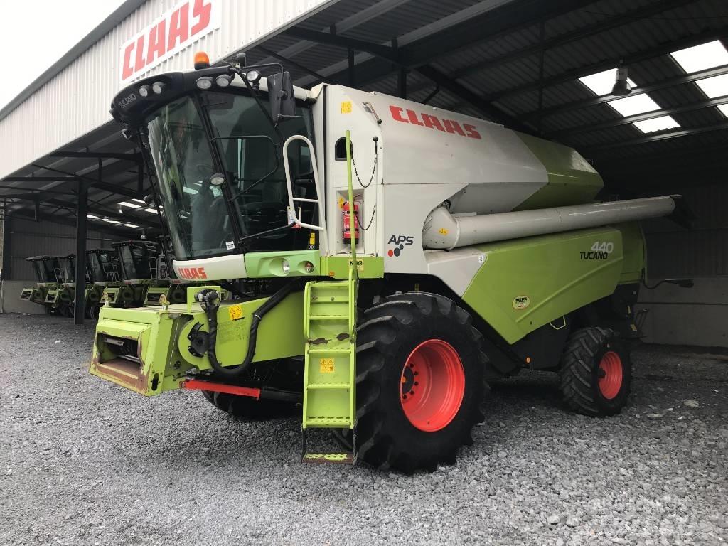 CLAAS Tucano 440 联合收割机