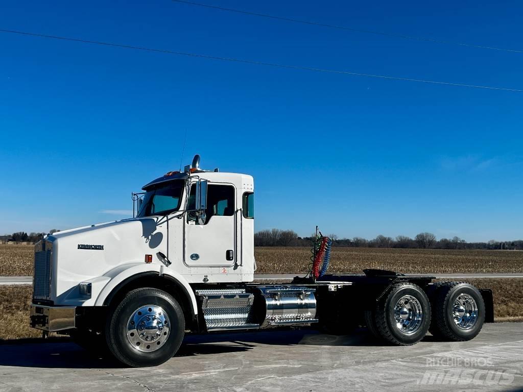 Kenworth T 800 牵引车
