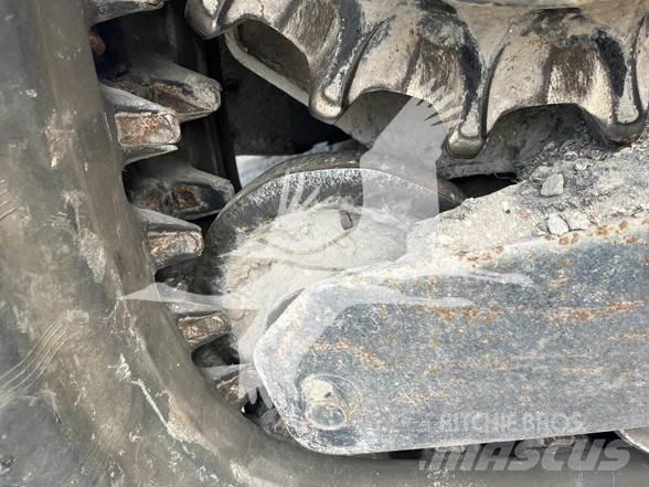Bobcat T300 滑移装载机