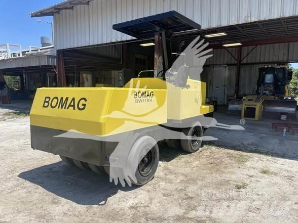 Bomag BW11RH 胶轮压路机