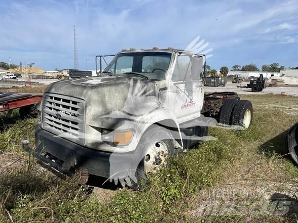 Ford F800 平板车