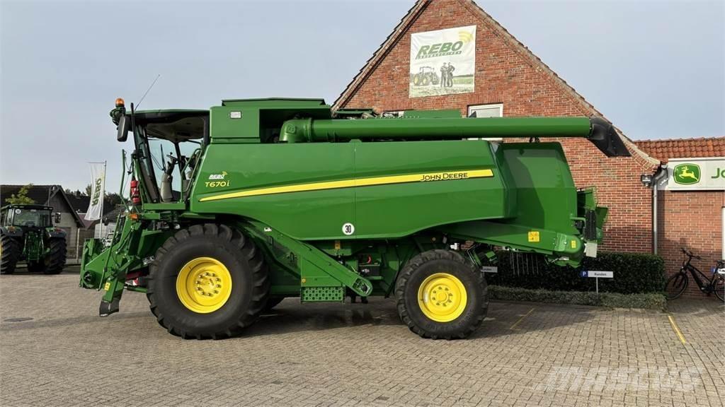 John Deere T660 联合收割机