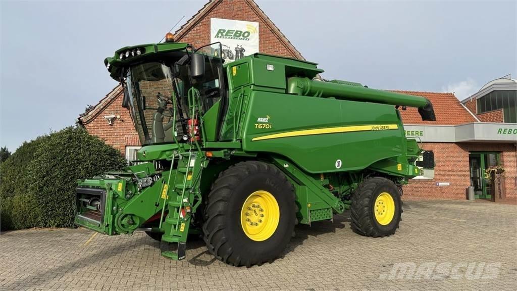 John Deere T660 联合收割机