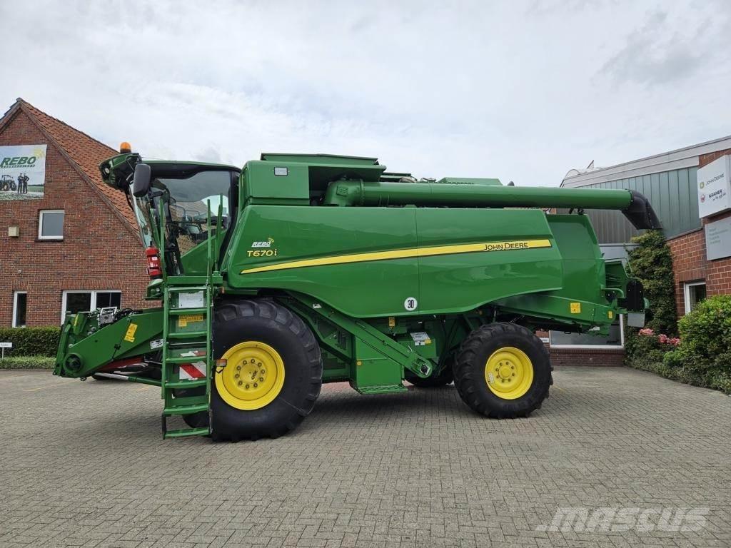 John Deere T660 联合收割机