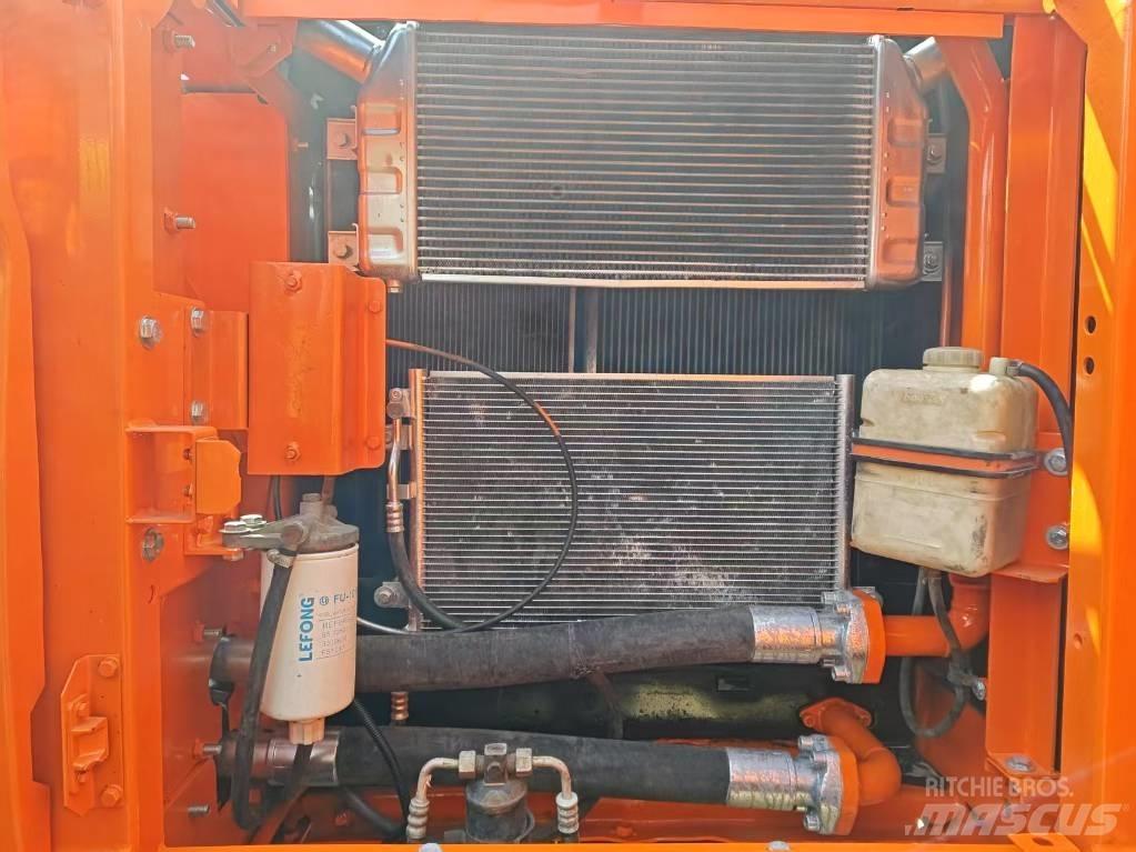 Doosan DX 225 LC 履带挖掘机
