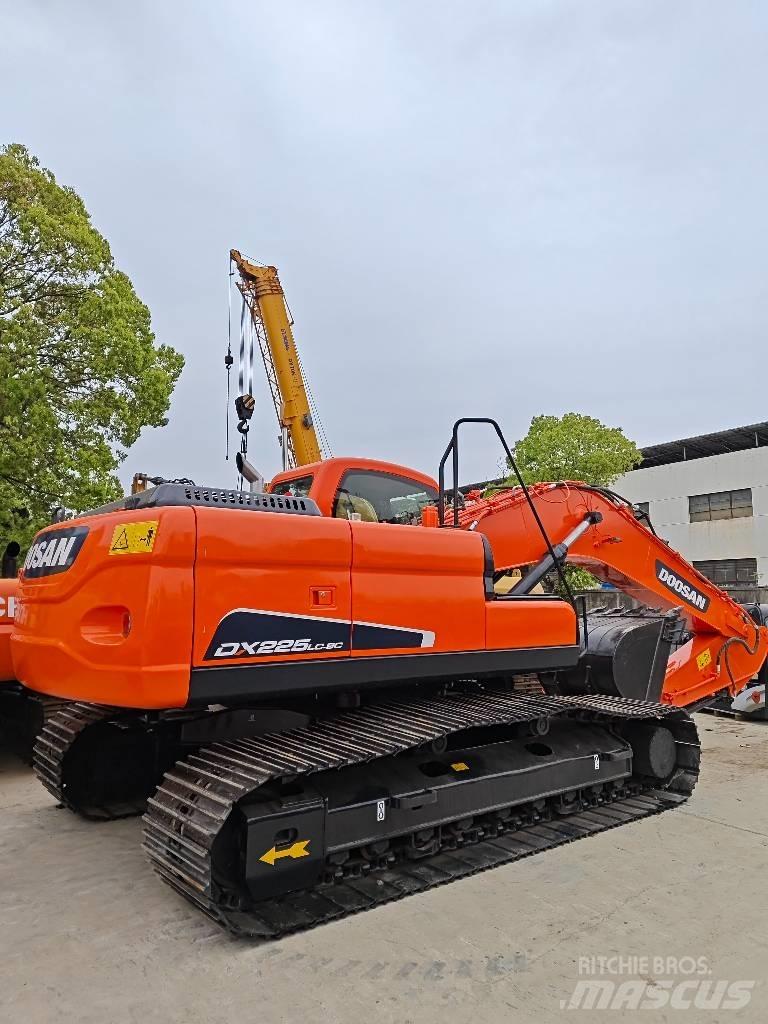 Doosan DX 225 LC 履带挖掘机