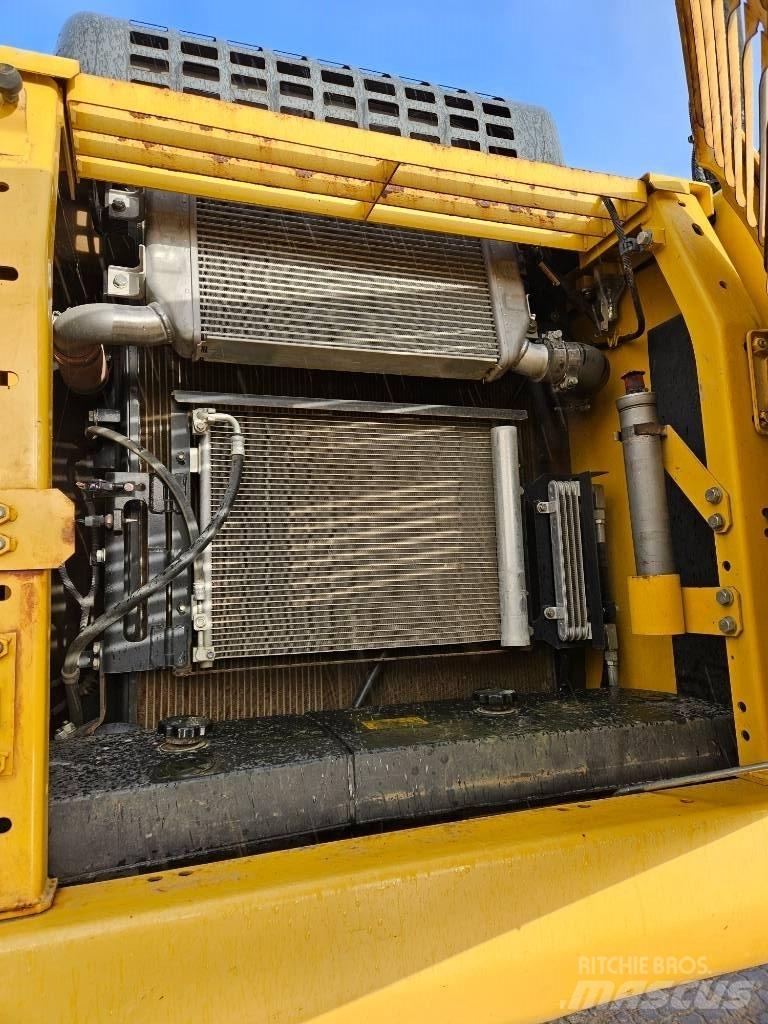 Komatsu PC210LC-11 履带挖掘机