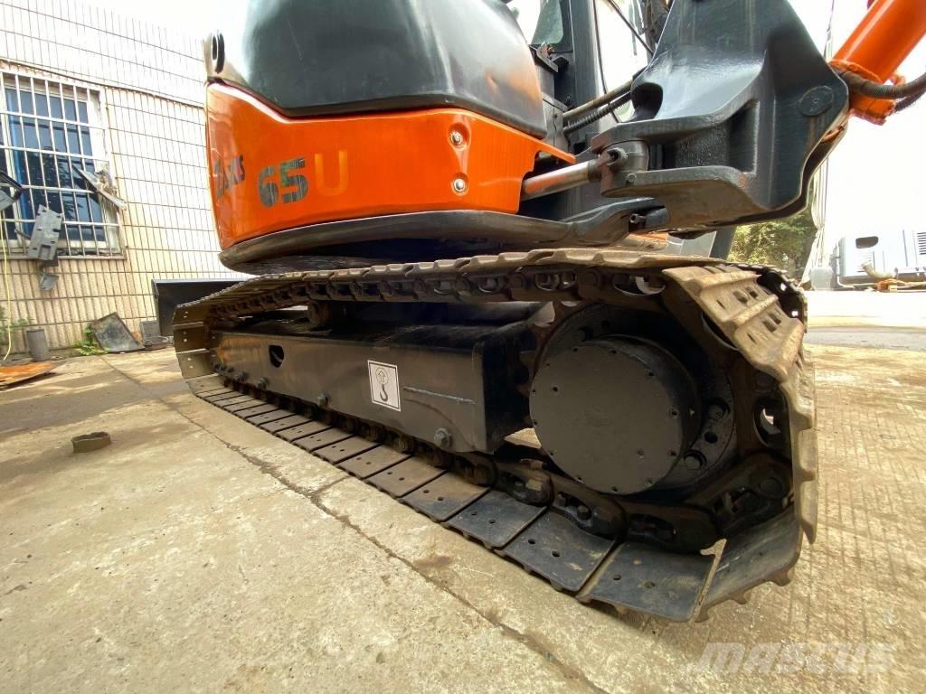 Hitachi ZX 65 小型挖掘机