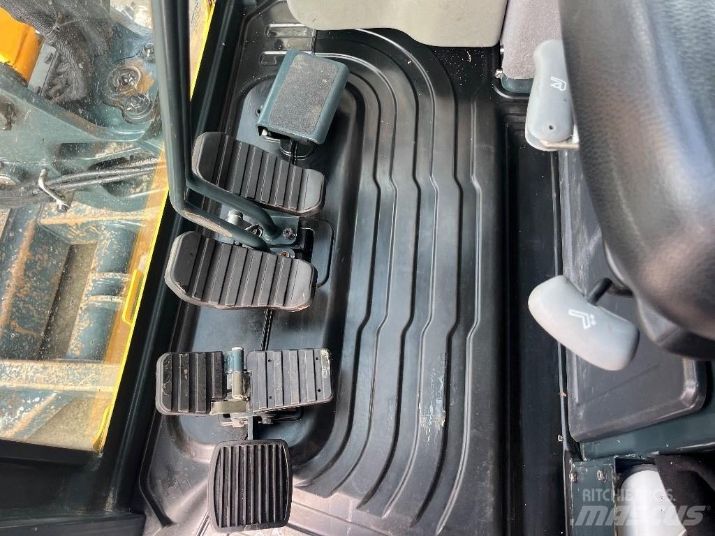 Hyundai R30 Z-9AK 小型挖掘机