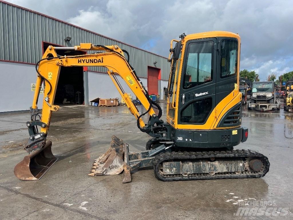 Hyundai R30 Z-9AK 小型挖掘机
