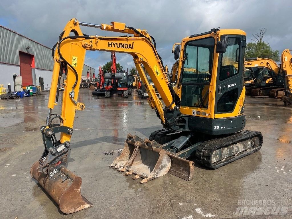 Hyundai R30 Z-9AK 小型挖掘机