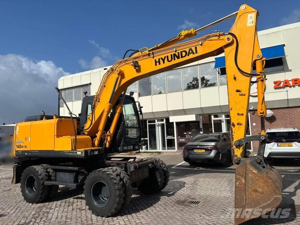 Hyundai 140W-7A 轮式挖掘机