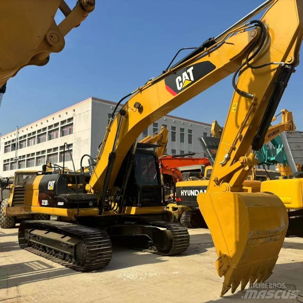 CAT 323 D L 履带挖掘机