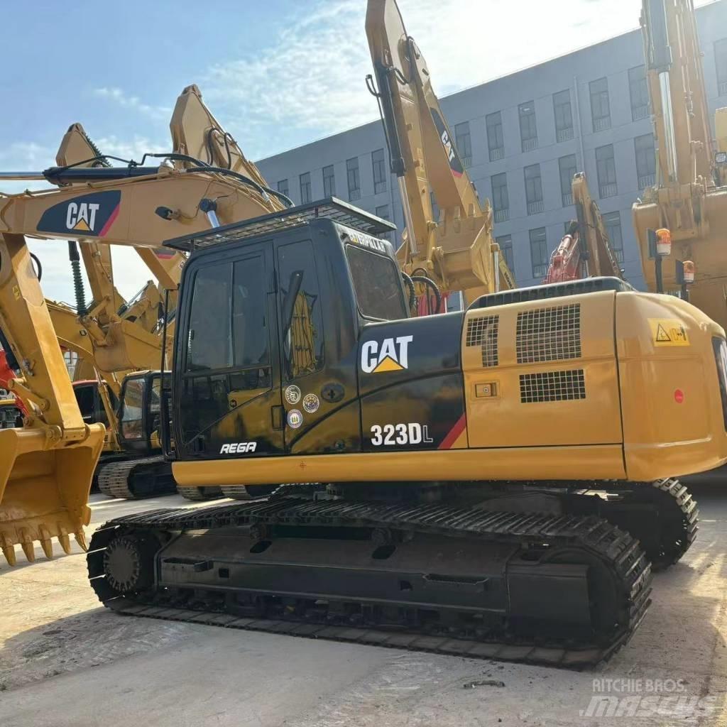 CAT 323 D L 履带挖掘机